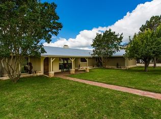 1435 Shin Oak Way, Kerrville, TX 78028