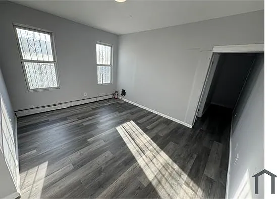 1106 Grove St #1 — Photo 2