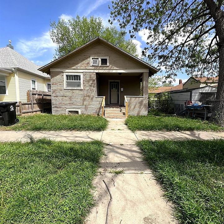 1st image of 306 N Oakdale Ave