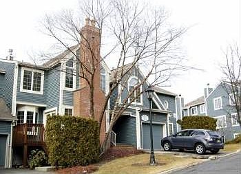 1st image of 258 Cambridge Dr