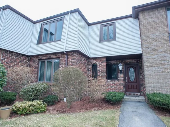 35 Cobblestone Ln, Worcester, MA 01606