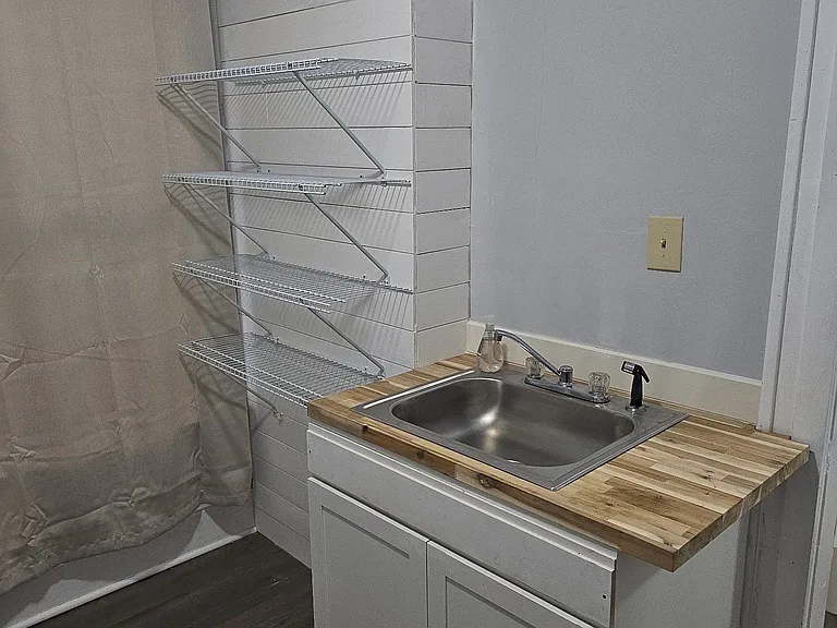 147 W Cromwell St — Photo 9