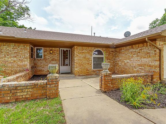 3rd image of 149 Orchard Dr