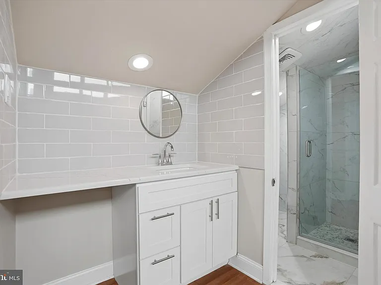 7750 Rockwell Ave — Photo 25