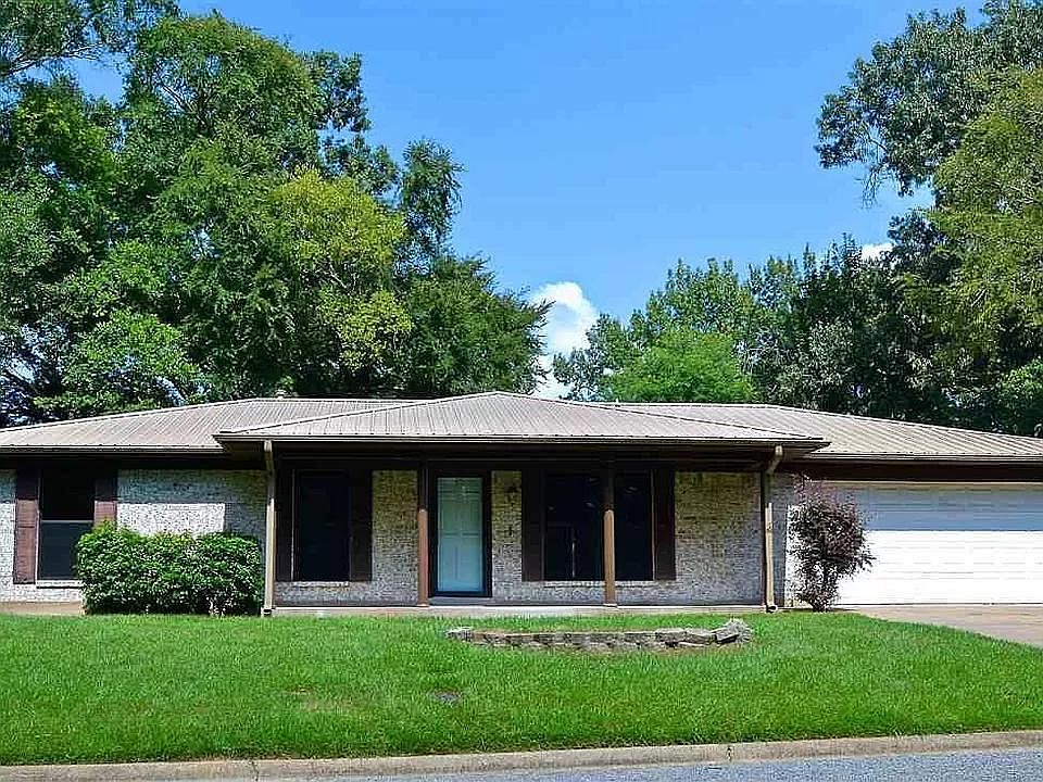 1st image of 802 Margaret Dr