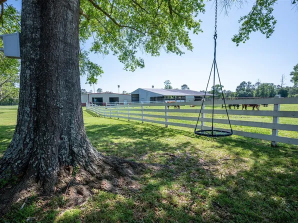 219 County Road 4800, Warren, TX 77664