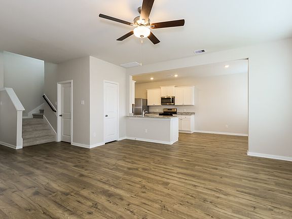 5th image of 468 Beechwood Hacienda Dr