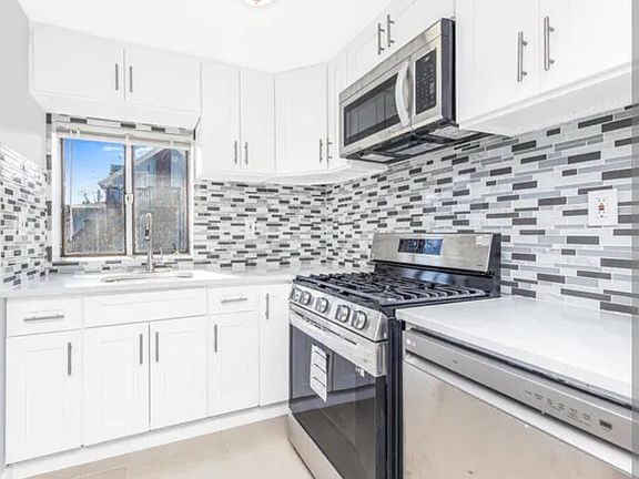 2nd image of 552 Kimball Ave