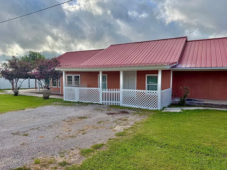 167 Shelley Lane — Photo 1