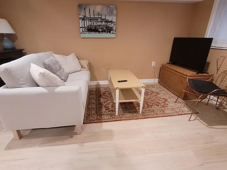 918 10th St NE #STUDIO — Photo 7
