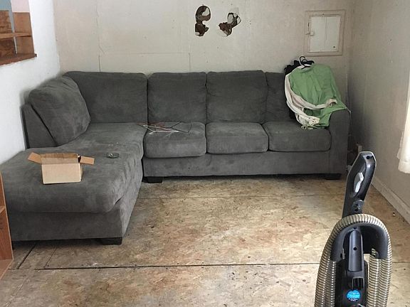 3rd image of 467 Wellington Ave