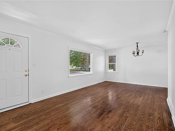 3rd image of 1407 W 27th Ter S