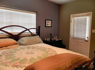 1813 E Lake Dr, Huntsville, TX 77340
