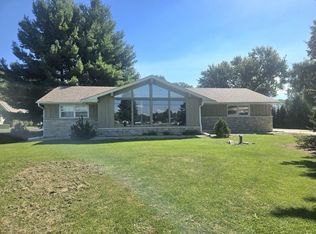 4813 W Crystal Lake Rd, McHenry, IL 60050