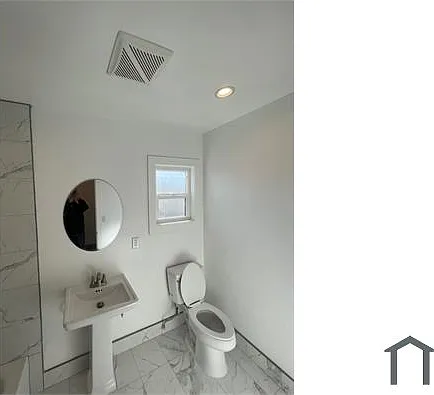 947 N Wilmington Blvd #7 — Photo 5