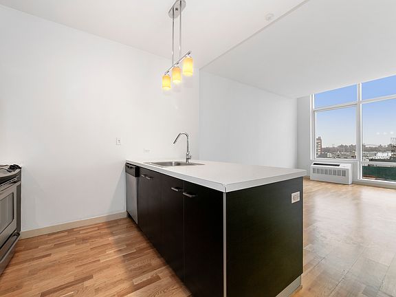 5th image of 2310 41st Ave APT 15F