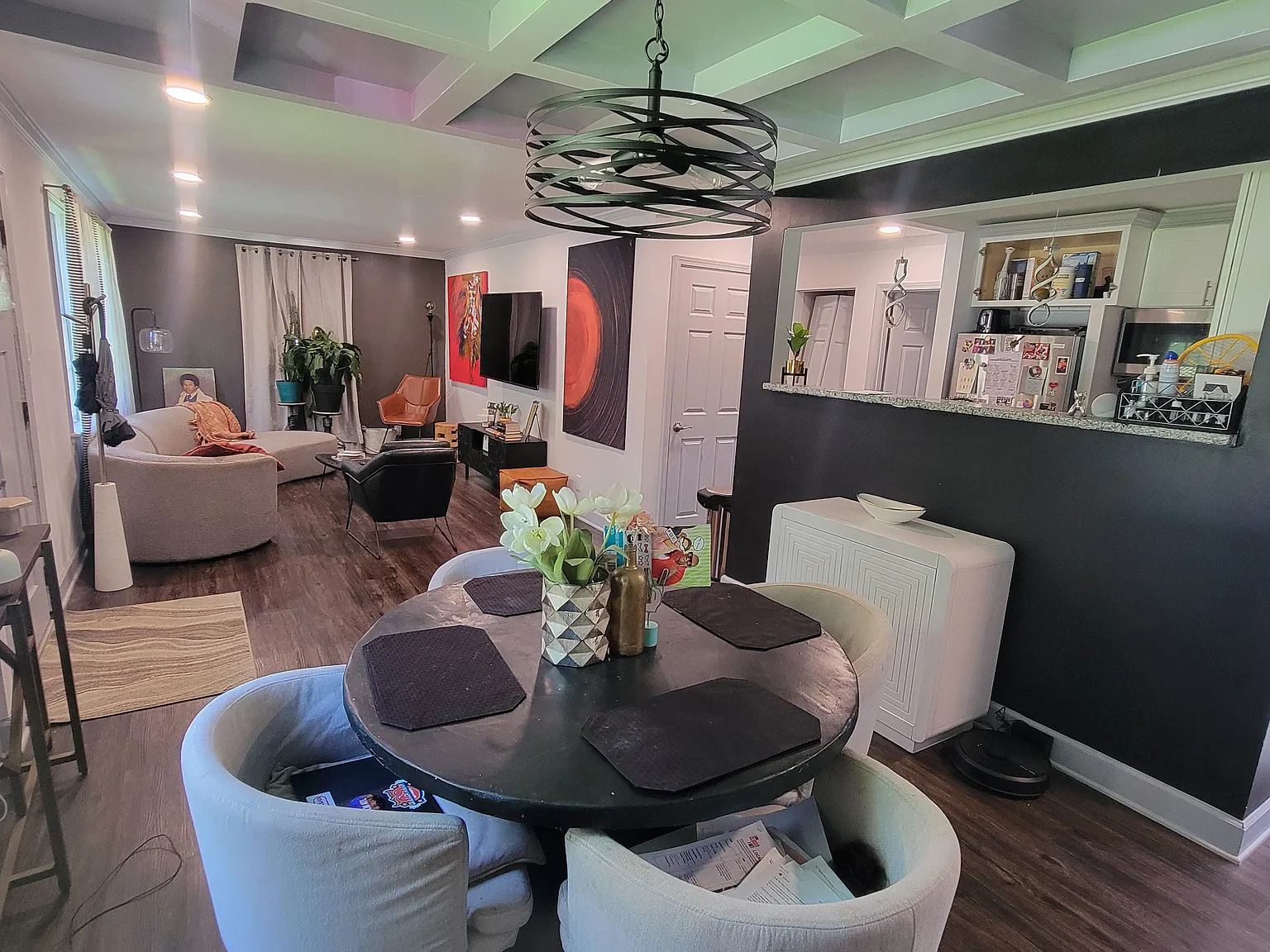 3 bed, 1600 sqft, $2,200 — Photo 3