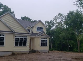 548 Glen Hill Dr, Saunderstown, RI 02874