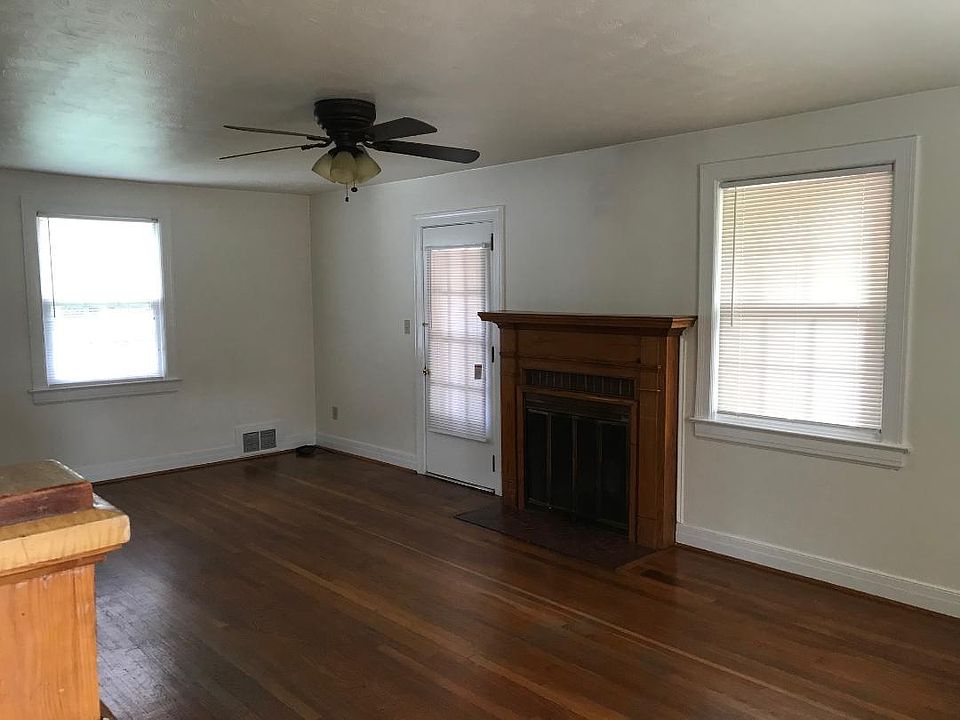 2nd image of 3213 Forest Hill Ave NW
