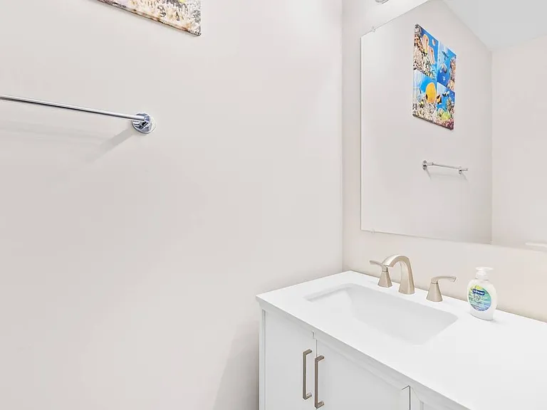 614 Kings Mountain St — Photo 1