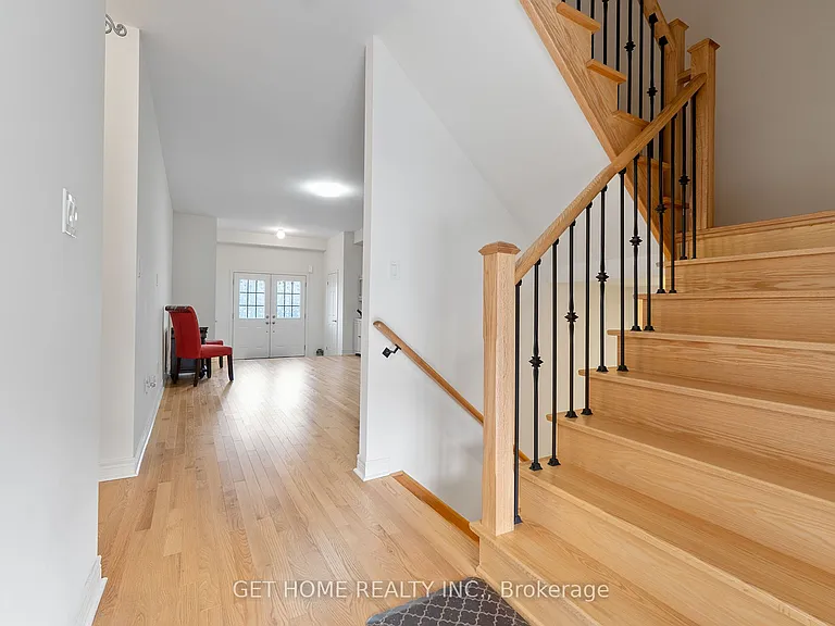 1212 Drinkle Cres — Photo 8