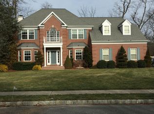 16 Mackenzie Rd, Eatontown, NJ 07724