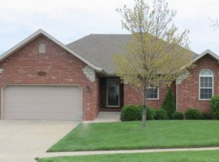 5770 S Fox Hollow Ave, Springfield, MO 65810
