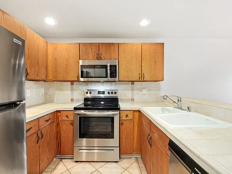 Starboard Apartments — Photo 43