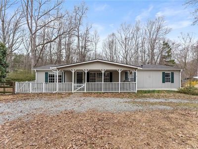 6800 Capitola Farm Rd, Flowery Branch, GA, 30542