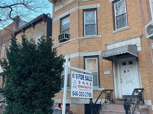 749 54th St, Brooklyn, NY 11220