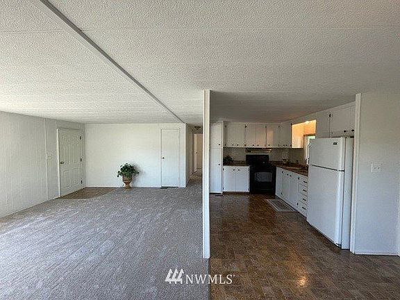 3rd image of 1304 Alonda Ln NE