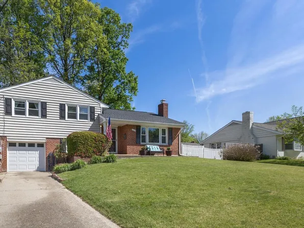 7604 Hogarth St, Springfield, VA 22151