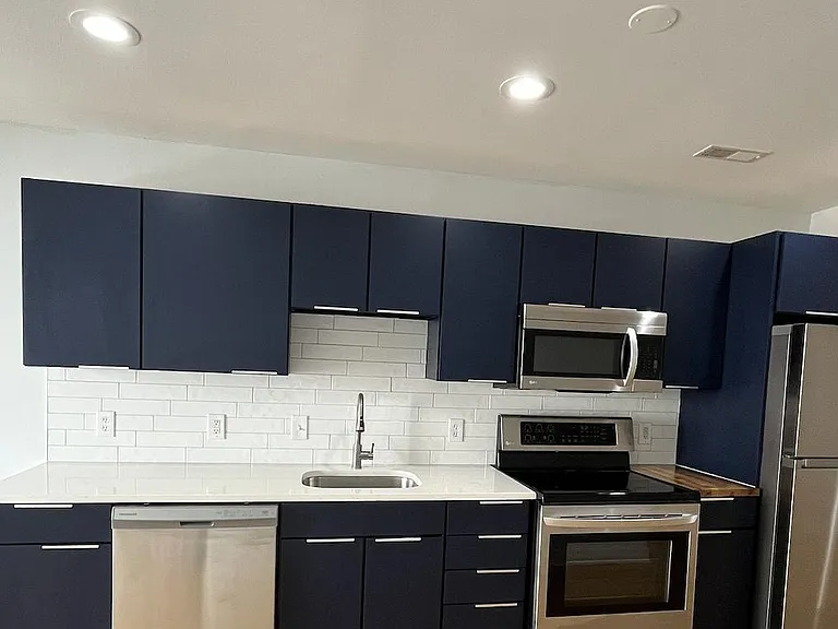 2127 Christian St #3 — Photo 4