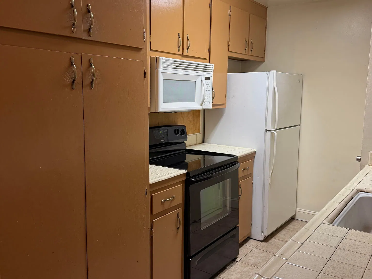 2 bed, 840 sqft, $1,575 — Photo 2