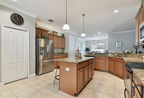 5th image of 10512 Palm Cove Ave