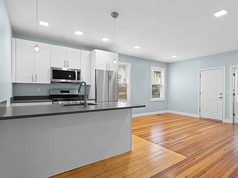 18 Trenton St — Photo 6