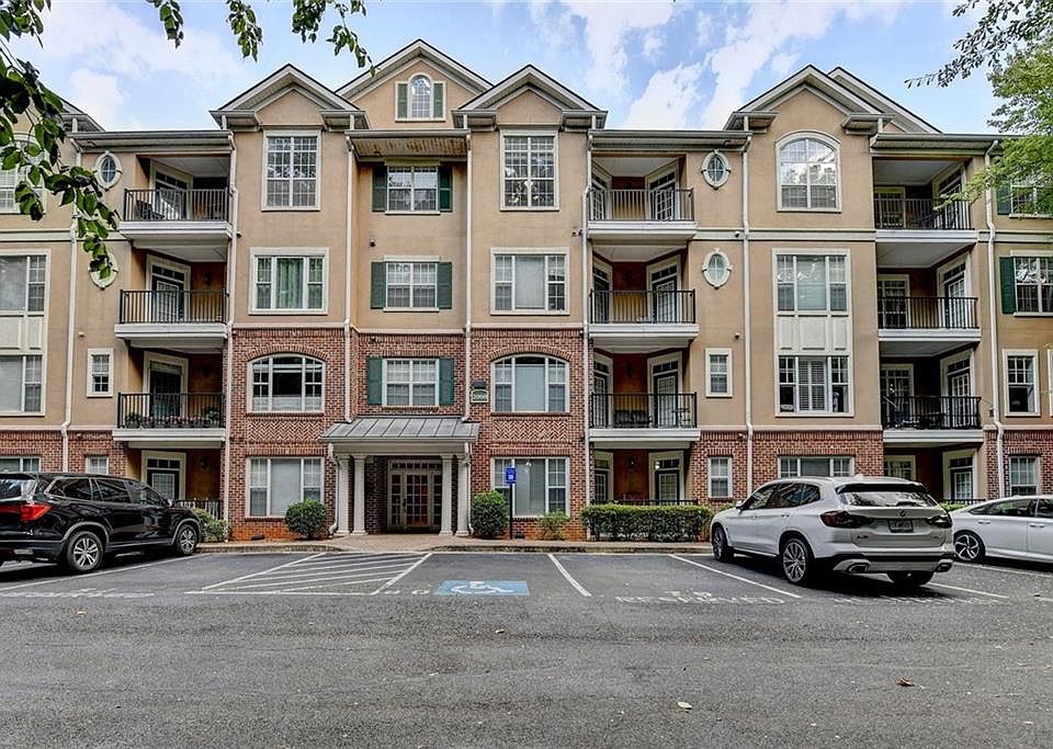 1st image of 2202 Stratford Cmns