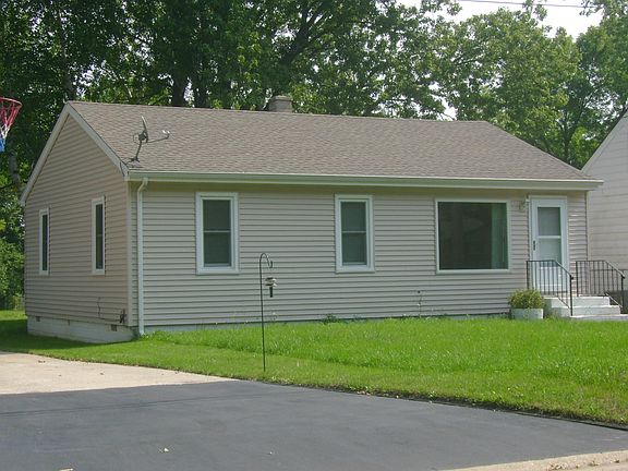 2nd image of 1215 Park Ave