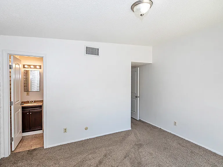 2864 S 1st Ave #1 — Photo 16
