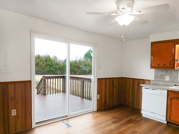 5th image of 22194 Donaldson Dr