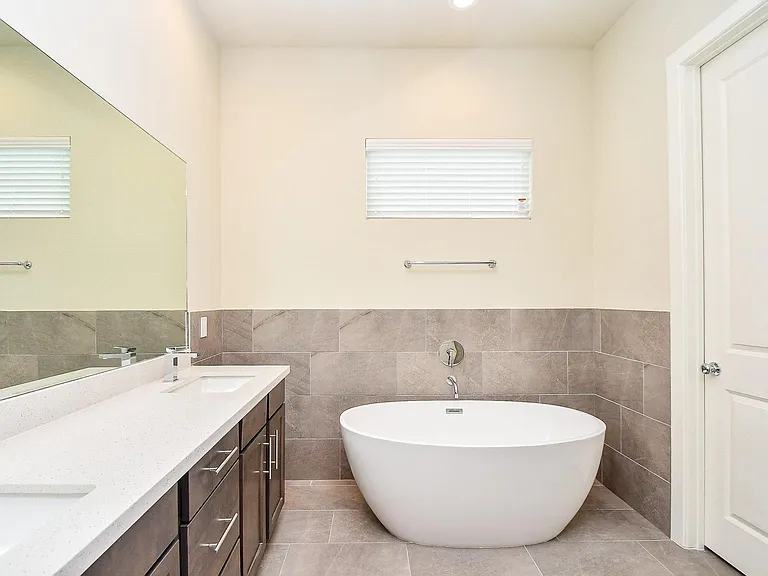 2307 Warhol Way — Photo 26