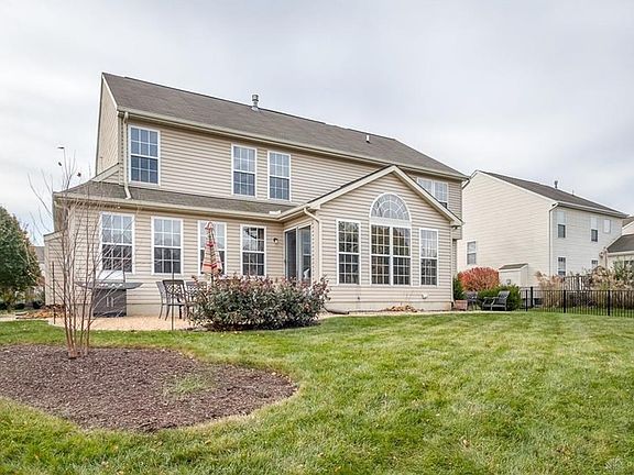 2nd image of 3542 Queen Victoria Ct