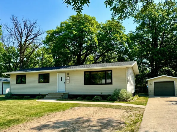 506 7th Ave SE, Roseau, MN 56751