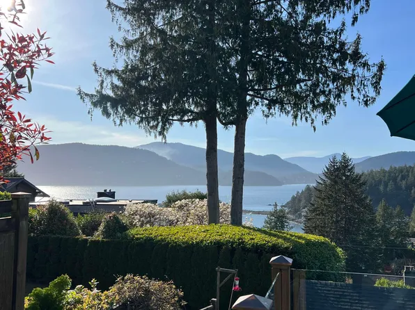 6245 Nelson Ave, West Vancouver, BC V7W 2A2