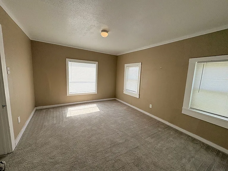 216 S Avenue I #1 — Photo 7