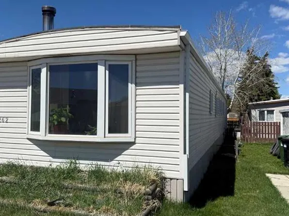 3223 83rd St NW #262, Calgary, AB T3B 5N1