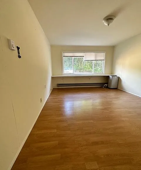 Bonus/office and possible 4th bedroom