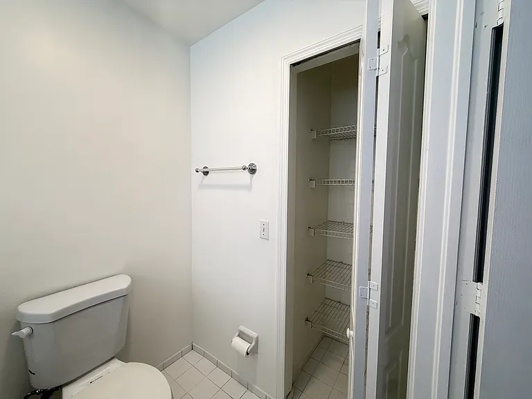 2553 W 76th St #202 — Photo 17
