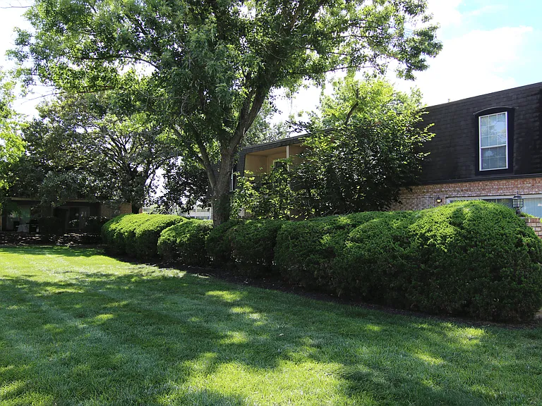 Coach House Apartments — Photo 24