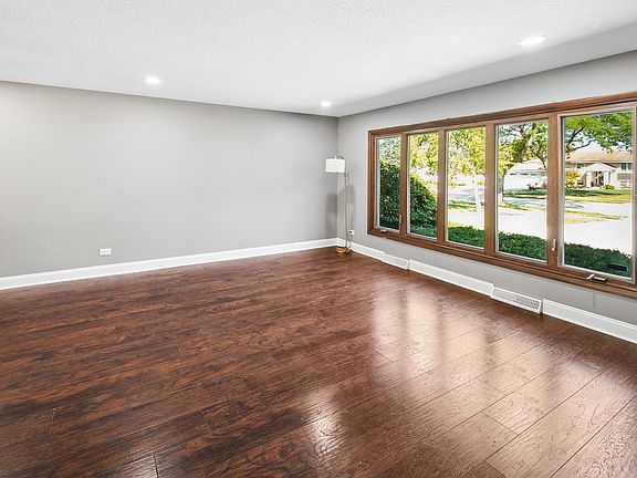 5th image of 568 N Plamondon Dr